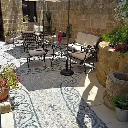Hotel Ellique 4*
