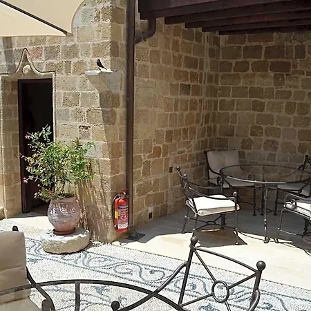 Ellique Hotel 4*