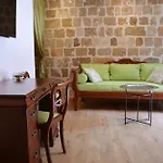 Ellique מלון 4*
