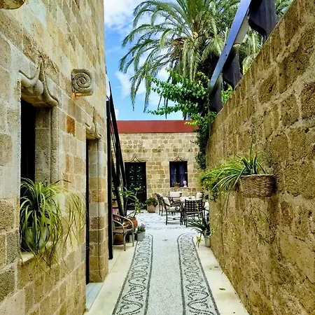 Ellique فندق